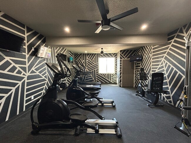 Photo - Falcon Ridge Apartments