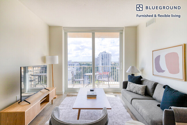Building Photo - 987 SW 37th Ave Rental
