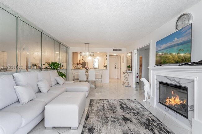Building Photo - 2030 S Ocean Dr Unit 411