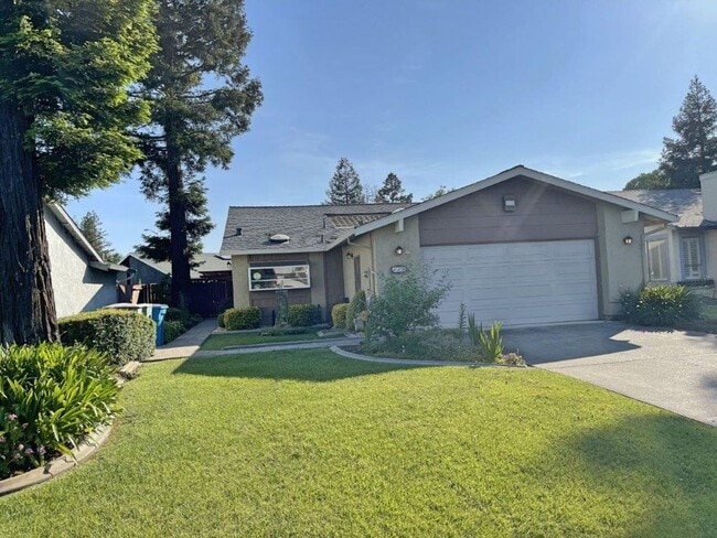 Building Photo - Beautifully Remodeled 3 Bedroom One Story ... Rental