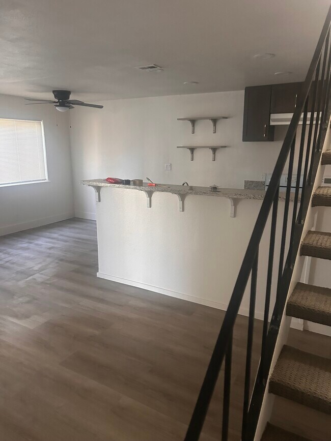 Photo - 4070 Weymouth Ln