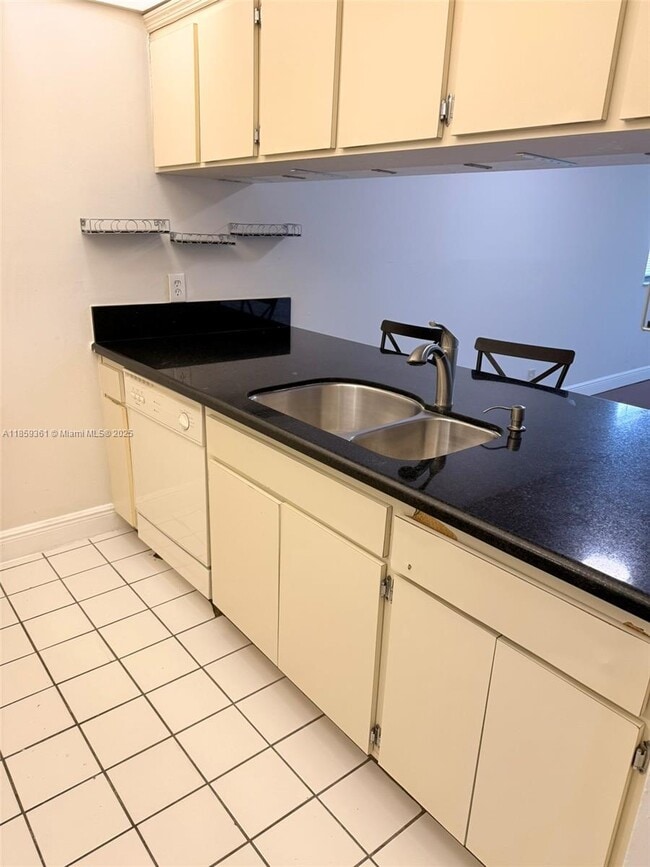 Photo - 8160 Geneva Ct Unit 205