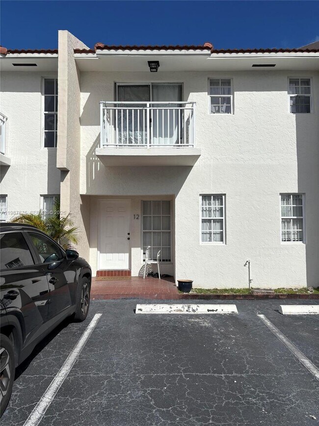 Photo - 2050 NE 140th St