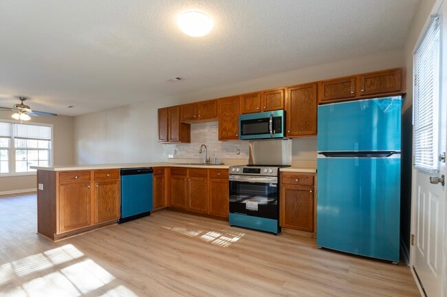 Photo - 225 Springfield Cir