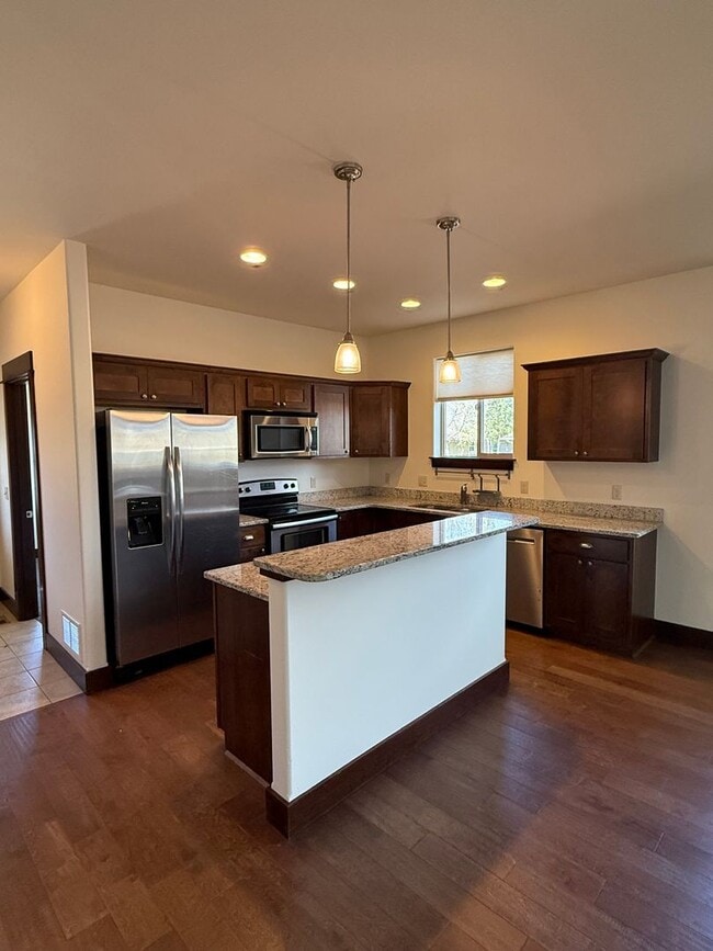Photo - 5 bedroom 2.5 Bath home in Bozeman with at...
