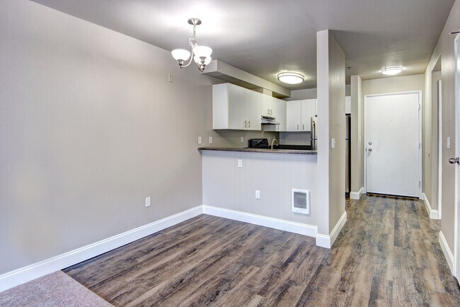 Photo - Elliott Pointe Apartments