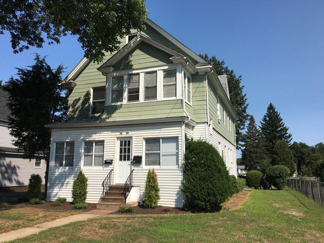 Building Photo - 36-38 E. Cedar Street Unit 38 East Cedar