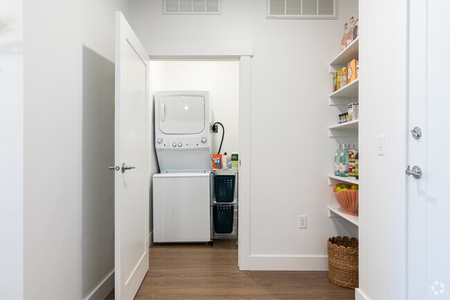 1BR, 1BA - 655SF - Senior Living on Washington