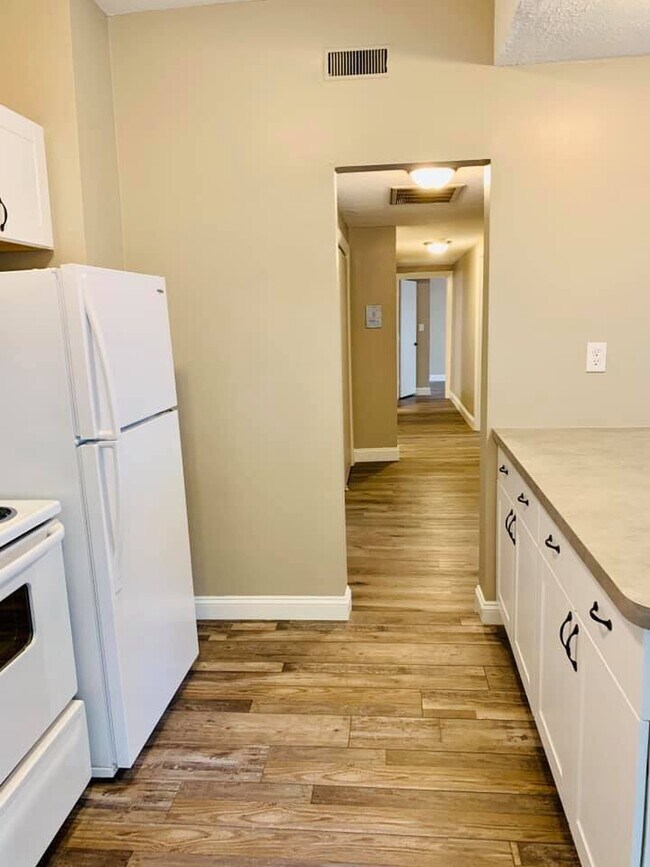 Photo - 1862 Beacon St Unit 1870-02