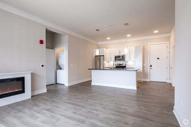 2HAB, 2BA - Sala de estar/comedor/cocina - The Emery