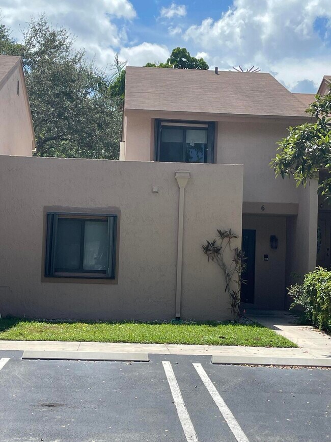 Photo - 6 Chestnut Cir