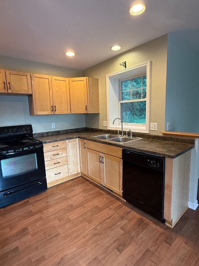 Photo - 1151-1151 E Wausau Ave