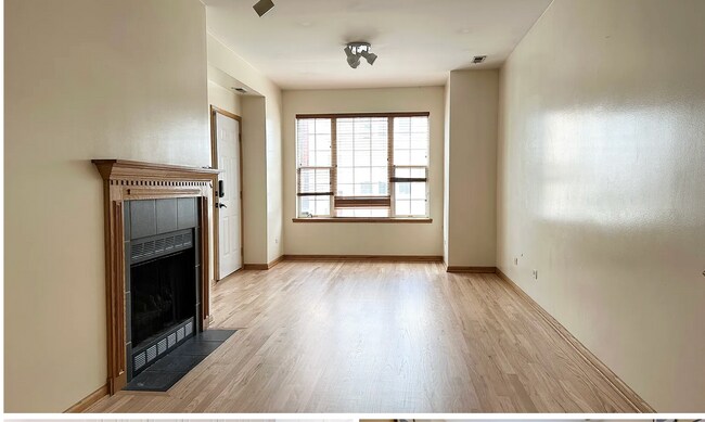 Photo - 2029 W Superior St Unit 1