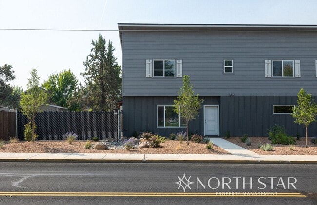Building Photo - Spacious 3 bed/2.5 bath Brand New w/ Garage