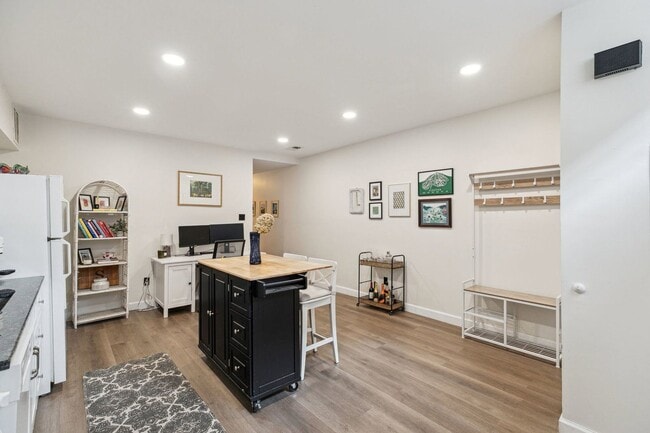 Photo - 1829 Kater St