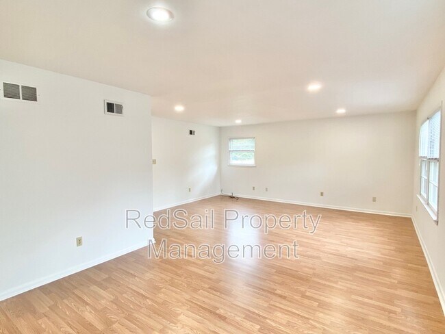 Photo - 701 Essex Park Dr