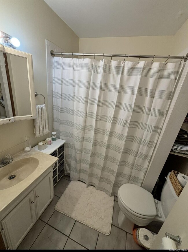 Photo - 265 Main St Unidad B