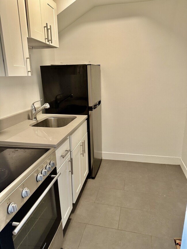 Photo - 107 Charles St Unit 5