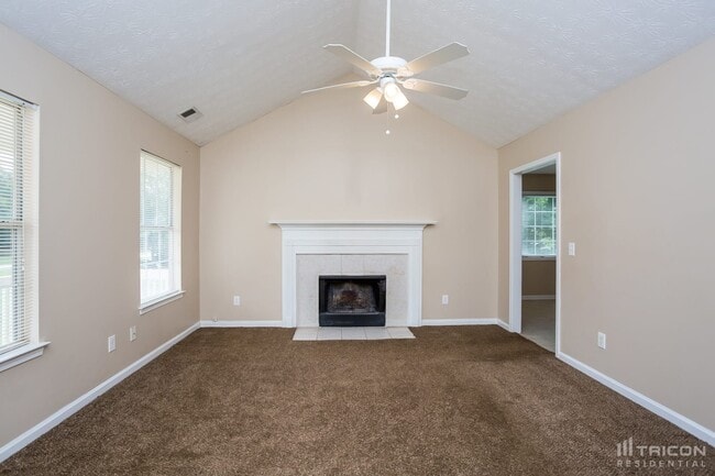 Photo - 100 5 Oaks Dr