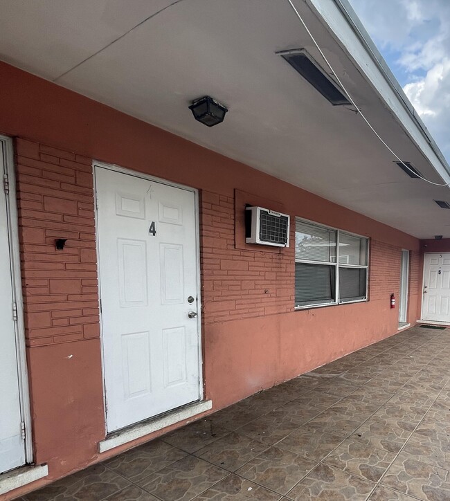 Building Photo - 531 C St Unit 4