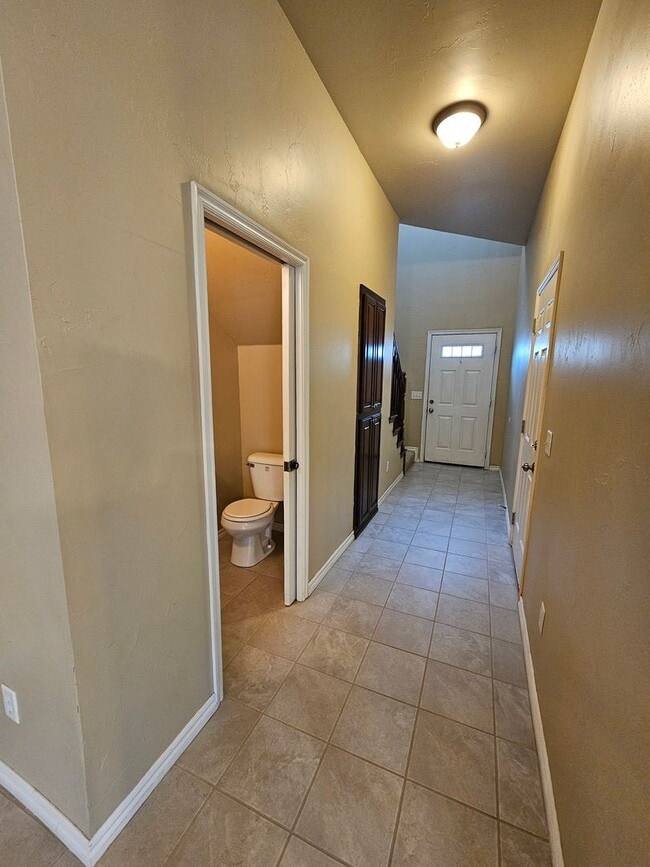 Photo - (3) Bed/(2.5) Bath Townhouse in Core Norma...