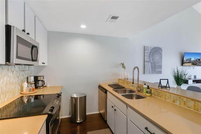 Photo - 1818 S Lakeshore Blvd Unit 32