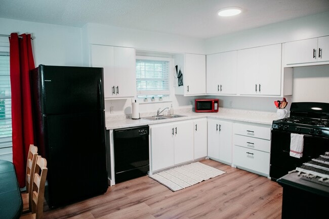 Photo - 501 Hayes St