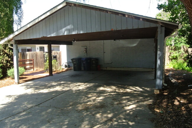 Building Photo - Adorable 2 bedroom, 1 bathroom In Pittsbur... Rental