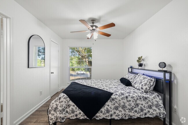 Bedroom - Lexington Hills