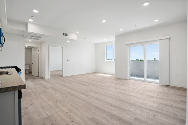 Photo - 8802 Van Nuys Blvd Unit 405