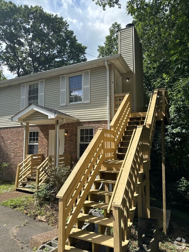 Building Photo - For Rent: 2 Bedroom | 1 Bath Duplex in Sou... Rental