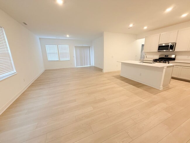 Photo - 891 Norfolk Ln