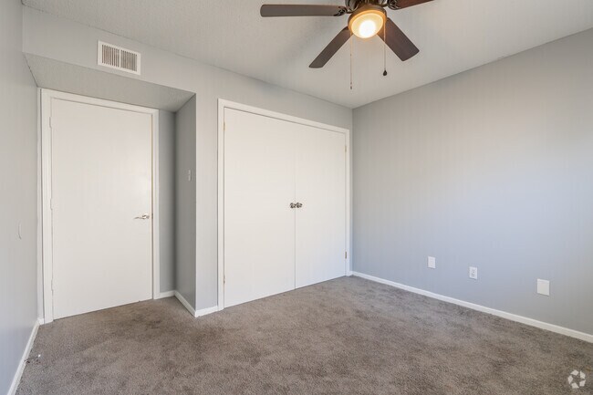2BR, 1BA - 958SF