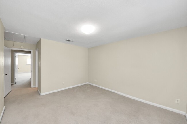 Building Photo - 7545 Brompton St Unit 7545