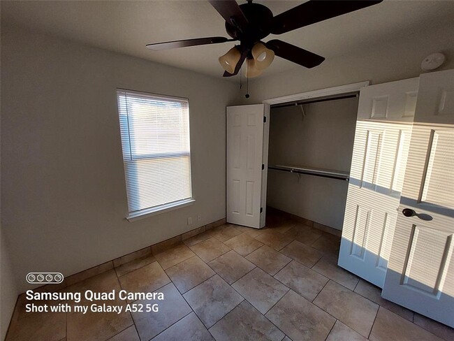 Photo - 2505 Oak Ln