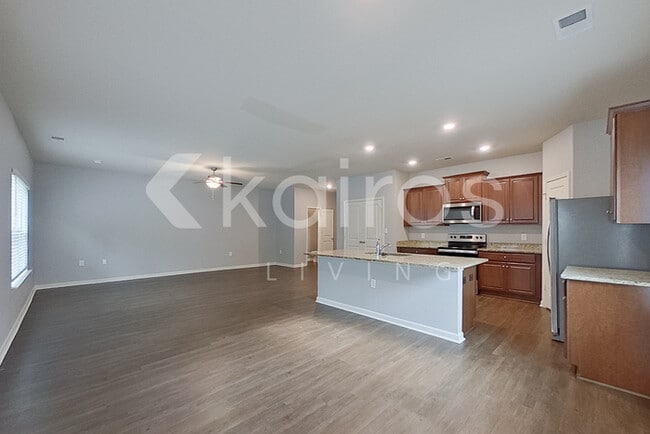 Photo - 1044 Pilgrim Ln
