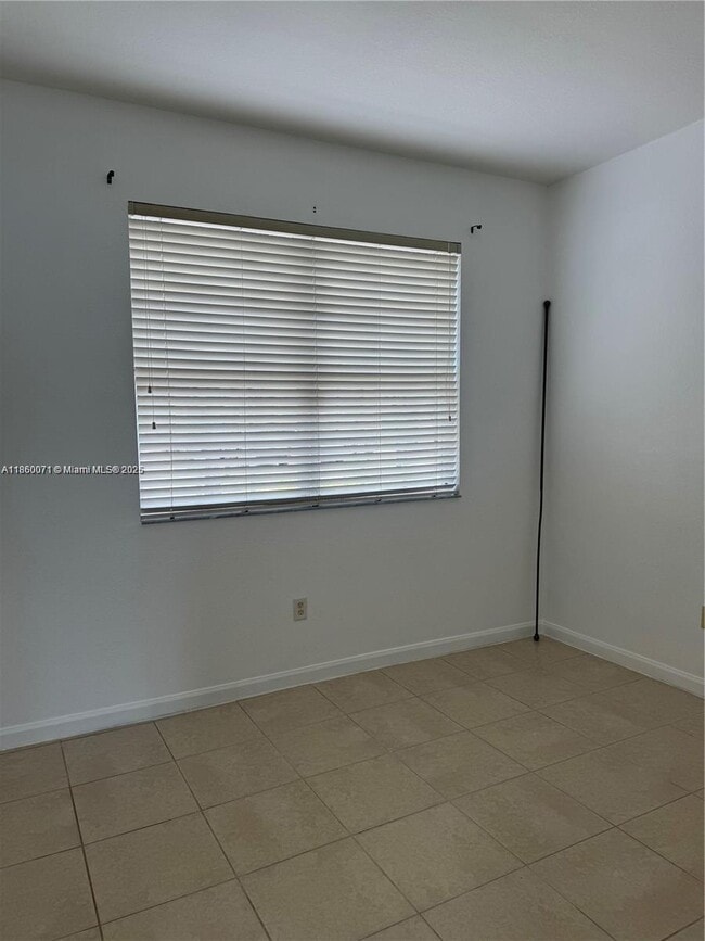 Photo - 2155 NE 3rd Ct