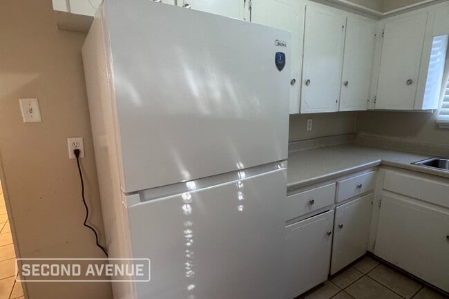 Photo - 10 Compass Point St