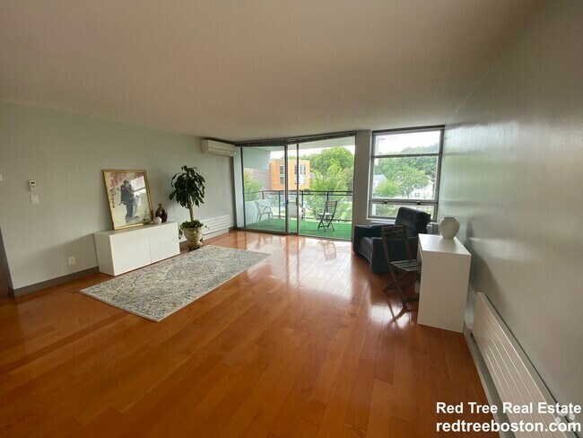 Building Photo - 60 Babcock St Rental