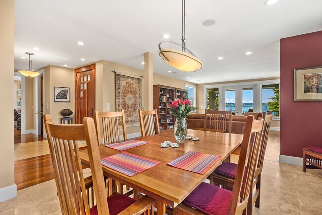 Photo - Exquisite Kirkland Estate - Lake Front Views