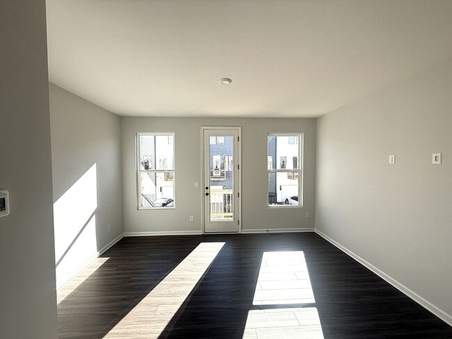 Photo - 1420 Creekside Cir NW