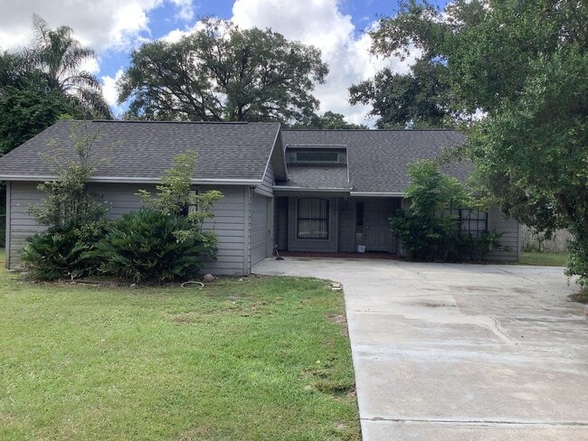 Photo - Three Bedroom Two Bath Home in N Lakeland