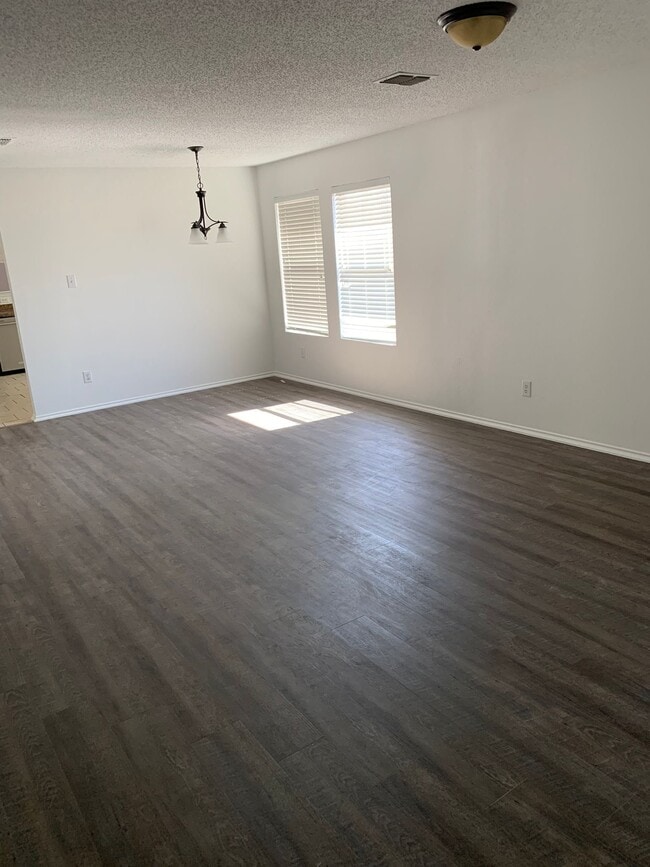 Photo - 2701 Woodlake Pkwy