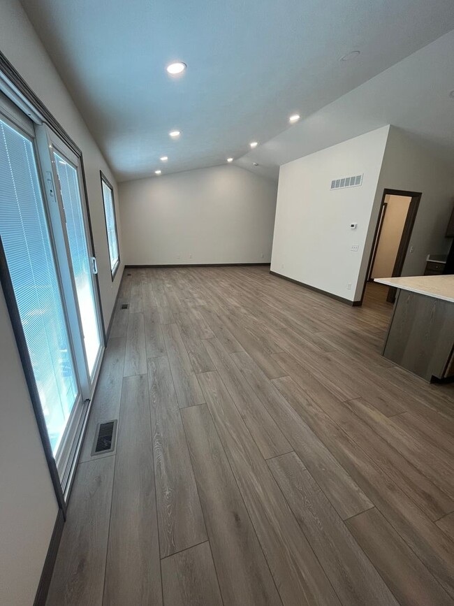 Photo - 786 Glory Dr