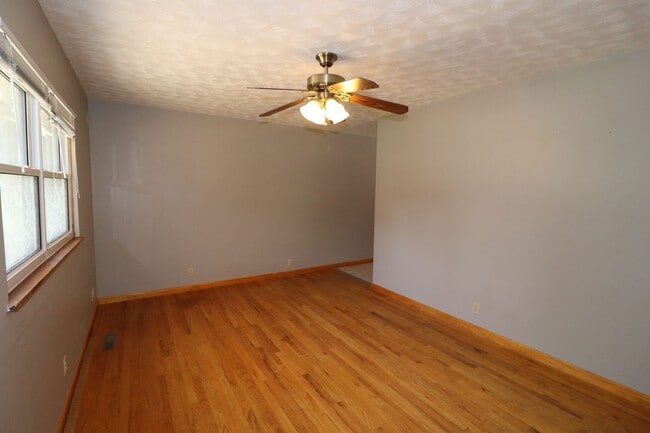 Photo - Spacious Home for rent!
