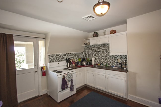 Photo - Aldine Apartments