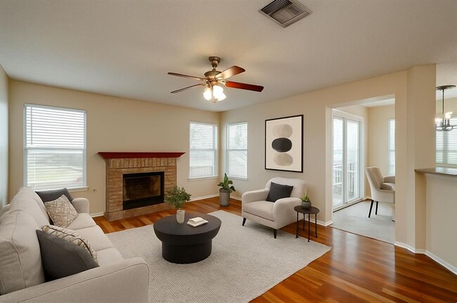 Photo - 3807 Eagles Nest St