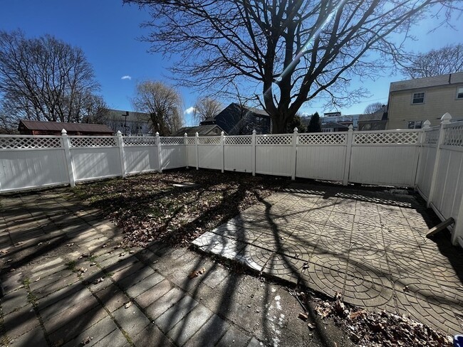 Photo - 155 Essex St Unidad 2