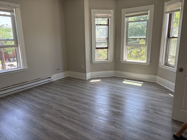 Building Photo - 107 Heath St Unit 3