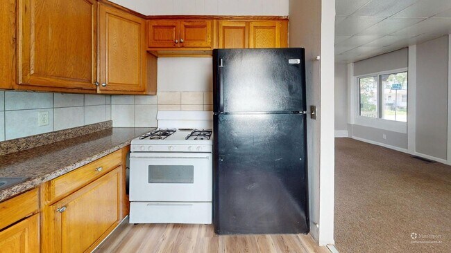 104 8th St NE Unit 104 8th St NE